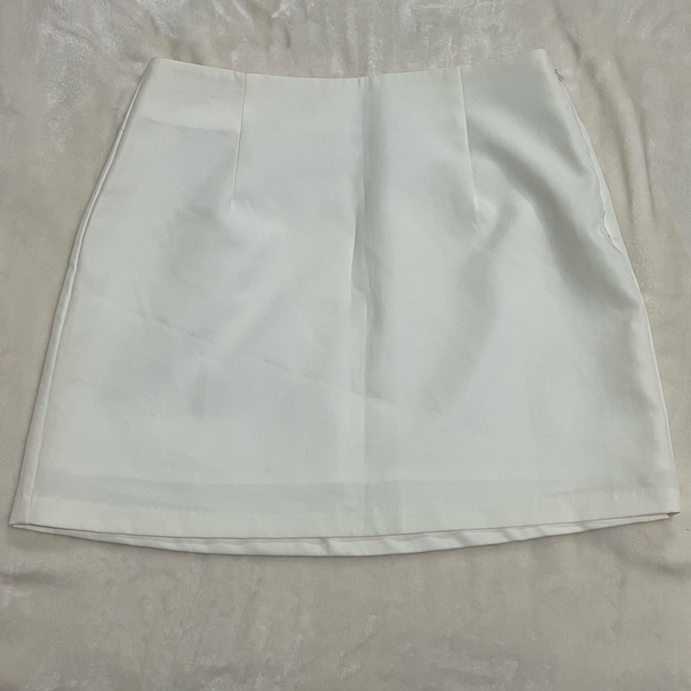 Elegant White Skirt